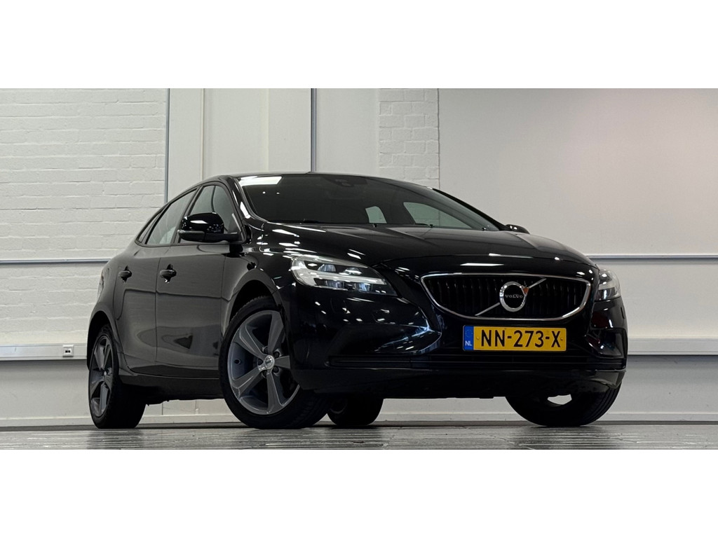Volvo V40 2.0 T3 Nordic+ 100% Dealer onderhouden Trekhaak Navi LED Half/leer Mooi! 52425525-0.jpg | van den Boog Automotive